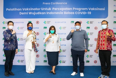ALODOKTER – ALOMEDIKA Berkolaborasi dengan Dinkes, Puslatkesda dan IDI Dukung Percepatan Vaksinasi