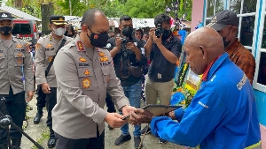 Jenazah Denis Yonas Trangen Siswa SPN Jambi Diberangkatkan ke Papua