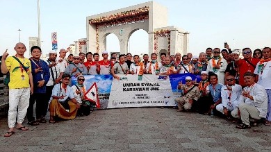 JNE Berangkatkan 140 Karyawan ke Tanah Suci Setelah Dua Tahun Pandemi