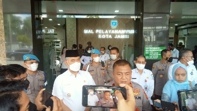 Walikota Jambi Urung Menunaikan Ibadah Haji