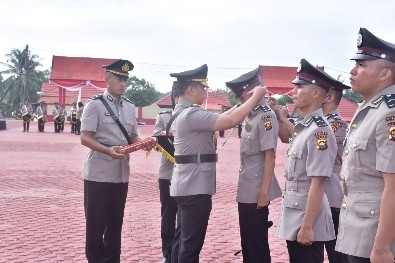 Kapolda Jambi, Pimpin Upacara Penutupan Diktuba dan Pengambilan Sumpah Bintara Polri