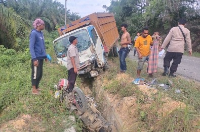 Kecelakaan Maut Tewaskan Pasutri dan Keponakan 