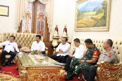 Kapolda Jambi Hadiri Rapat Konflik Lahan Antara PT BSU dengan SAD 113