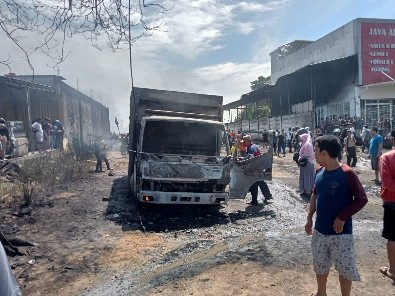 Polisi Kantongi Identitas Pemilik Gudang BBM Ilegal yang Terbakar di Simpang Rimbo