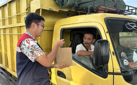 Rayakan Hari Hak Konsumen Internasional, Hutama Karya Bagikan Berkah Ramadhan di Seluruh Jalan Tol