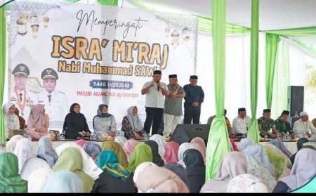 Bupati dan Wabup Tanjab Timur Hadiri Peringatan Isra Miraj Sekaligus Purna Tugas