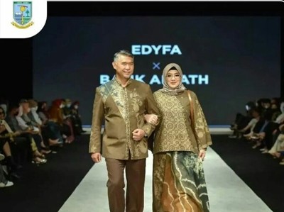 Dukung Penuh IKM Jambi, Fasha Melenggang di Indonesia Fashion Week