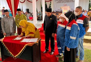 Regional 1 Zona 1 Field Jambi Serahkan Bantuan Gedung Pelayanan Terpadu di Sungai Gelam 