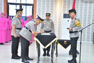 Pimpin Upacara Kenaikan Pangkat Pengabdian Personel, Kapolresta Jambi; Ini Wujud Perhatian serta Penghargaan dari Institusi Polri