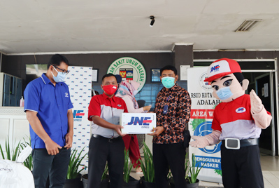 JNE Distribusikan 100 Ton Bantuan Covid ke Faskes dan Lembaga Serta Perorangan di Seluruh Indonesia