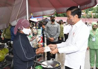 Jokowi Larang Ekspor Minyak Goreng dan CPO