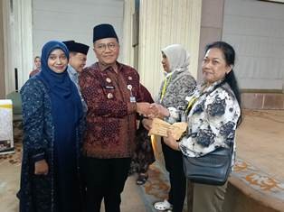 Pemkot Jambi dan Baznas Gelar Gerakan Pejabat Berzakat, Salurkan Bantuan untuk Mustahik dan Korban Kebakaran