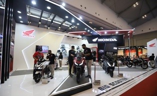 Motor Baru Honda ST125 Dax dan New Honda ADV160 Hadir di GIIAS 2022