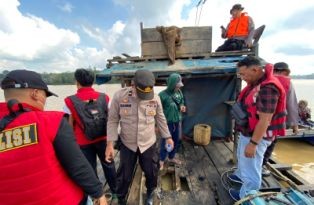 Tim Gabungan Personel Polres Merangin Gelar Razia PETI