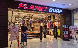 Grand Re- Opening Planet Surf: Konsep baru, Pengalaman Belanja Lebih Seru di WTC Batanghari Jambi