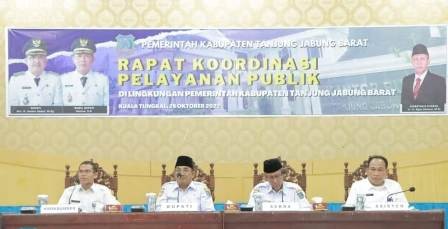 Bupati Tanjab Barat Membuka Rakor Pelayanan Publik Tahun 2022