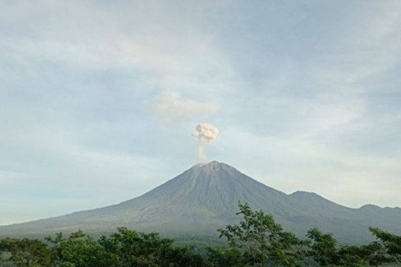 Semeru Masih Erupsi, Aktivitas Warga Sudah Kembali Normal