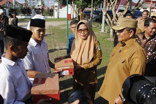 Walikota Maulana Pimpin Apel Di Sekolah Rakyat SMA V Di Yayasan Alyatama