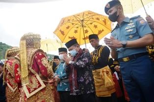 Al Haris Terima Gelar Adat Depati Tiang Negeri