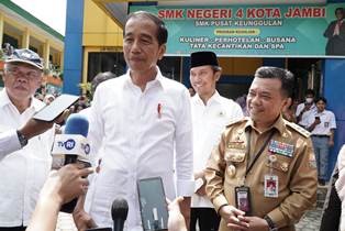 Presiden Jokowi Pesan Baju Buatan Pelajar SMKN 4 Jambi