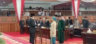 Rapat Paripurna DPRD Provinsi Jambi, Sri Herlita Resmi dilantik sebagai PAW Agus Rahma