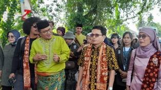 Festival Tudung Lingkup Kearifan Budaya Lokal Seberang Kota Jambi