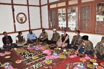 Kapolda Jambi Didampingi Kapolres Kerinci  Silaturahmi dengan Masyarakat Depati Rencong Telang 