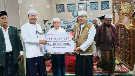 Safari Subuh Pemprov Jambi di Masjid Hidayatullah, Al Haris Serahkan Santunan dan Bantuan untuk Masjid