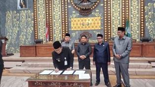 Walikota Maulana Hadiri Gelar Rapat Paripurna Penyampaian Rancangan KUA-PPAS Tahun 2025