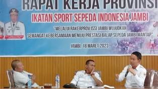 Romi Akan Beri Bonus Umroh Bagi Atlit ISSI yang Berprestasi